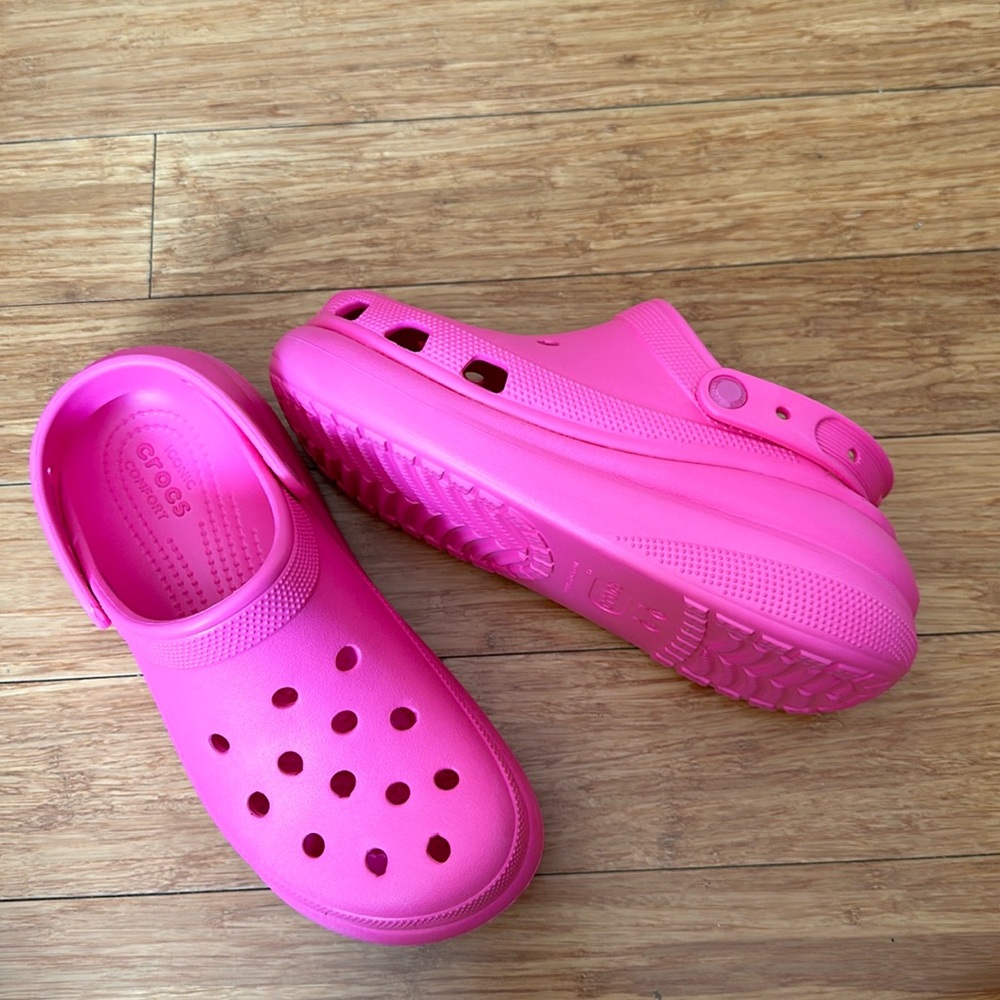 Like new Crocs Mega Crush Pink Size 10